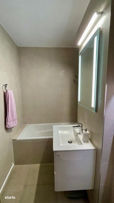 Apartament 3 camere, decomandat, zona ultracentrala, bloc Mobilux, eta