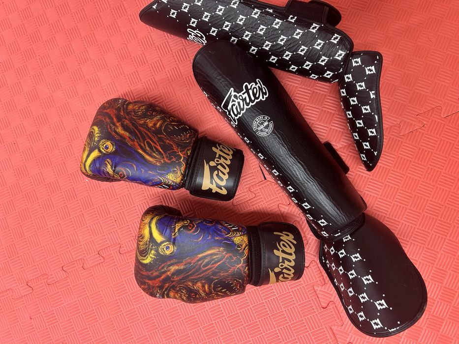 Fairtex ръкавици и протектори за крака