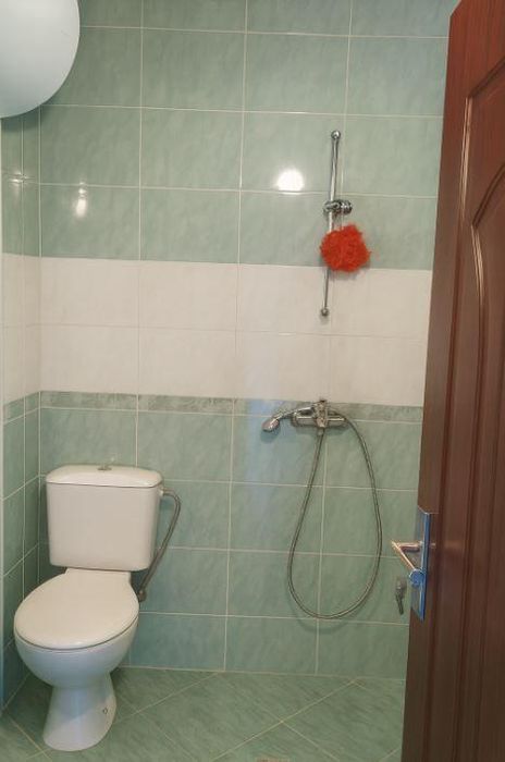 Двустаен апартамент в района на Колхозен пазар!