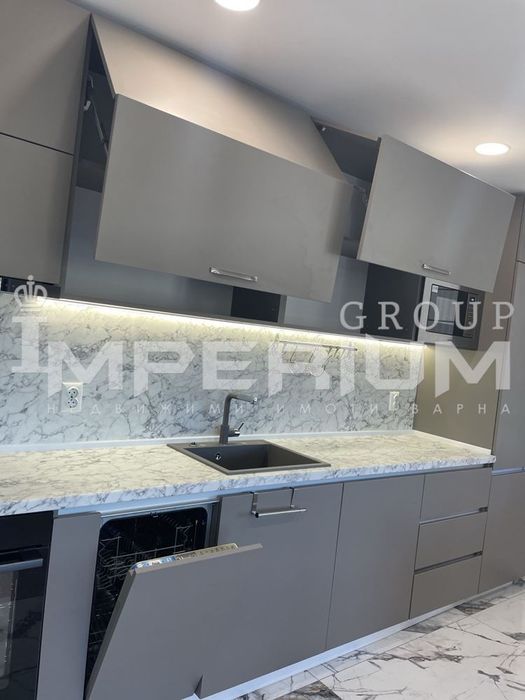 Дава се под наем Двустаен апартамент в к.к. Св.Св. Константин и Елена - 65 кв.м за 612 € - Снимка #4