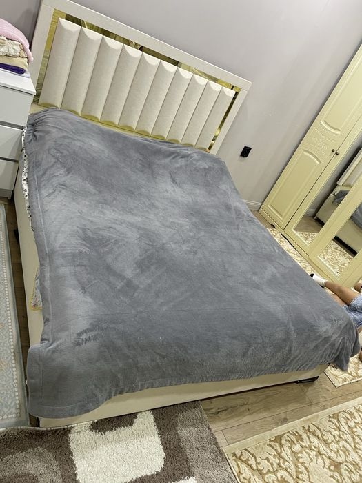 Кровать двуспальная