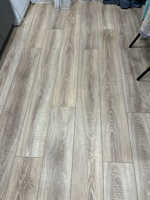 Продам ламинат новый