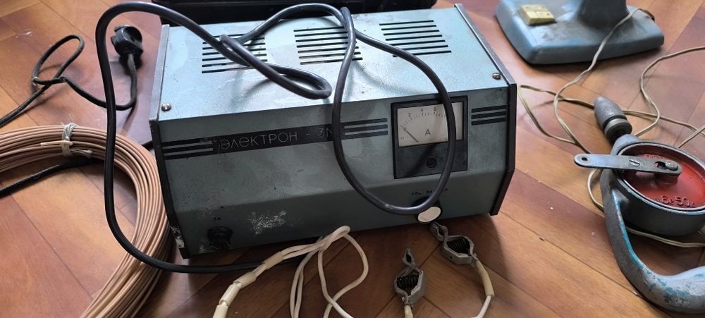 Зарядное устройство