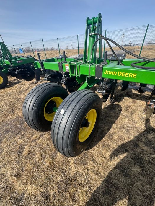 Щелеватель JD 2100