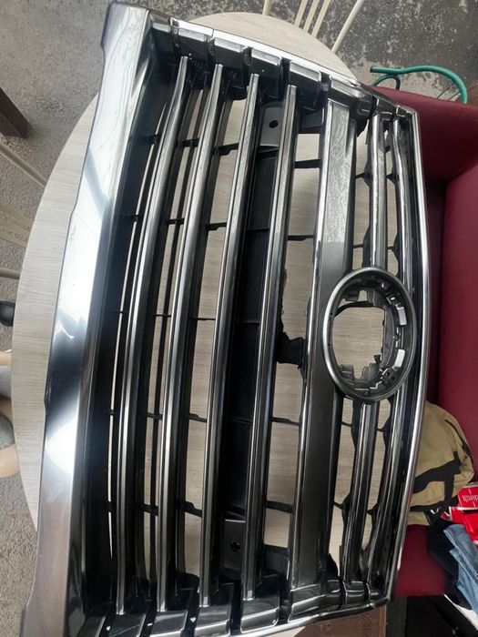 Продам решетку на лексус 570