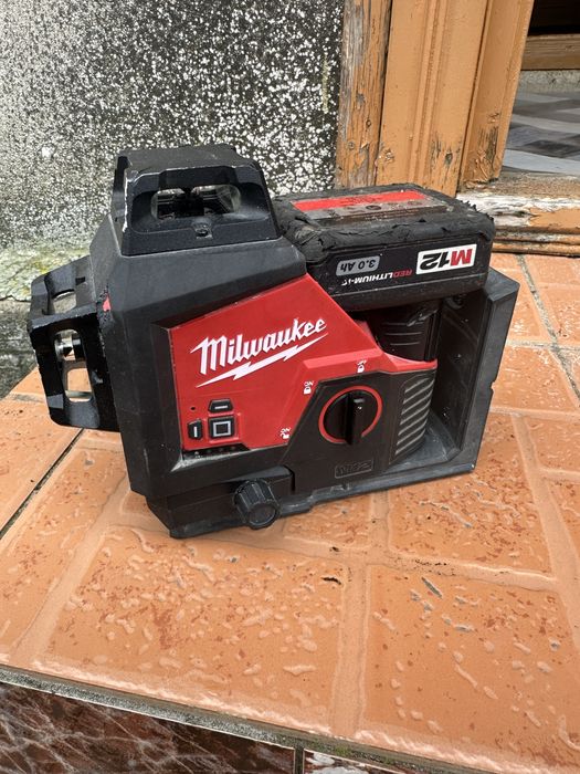 Laser milwaukee 360 profesional