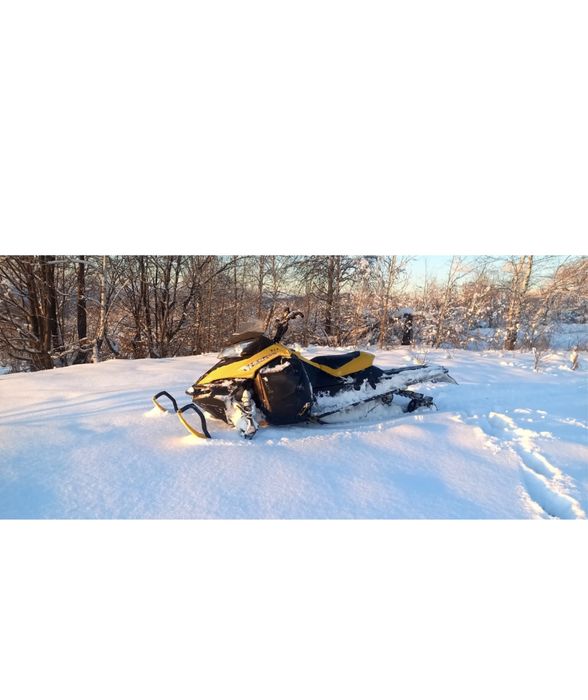 Snowmobil skiDoo 800 Etec Borlova • OLX.ro