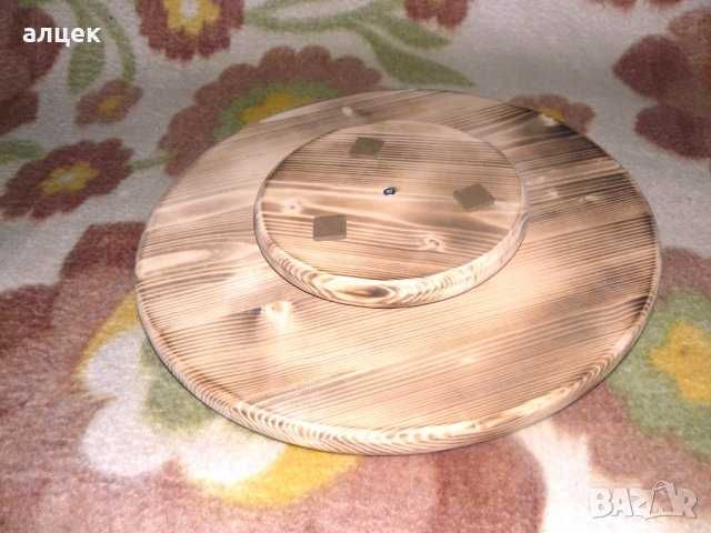 Дървен въртящ поднос за пити и мезета.