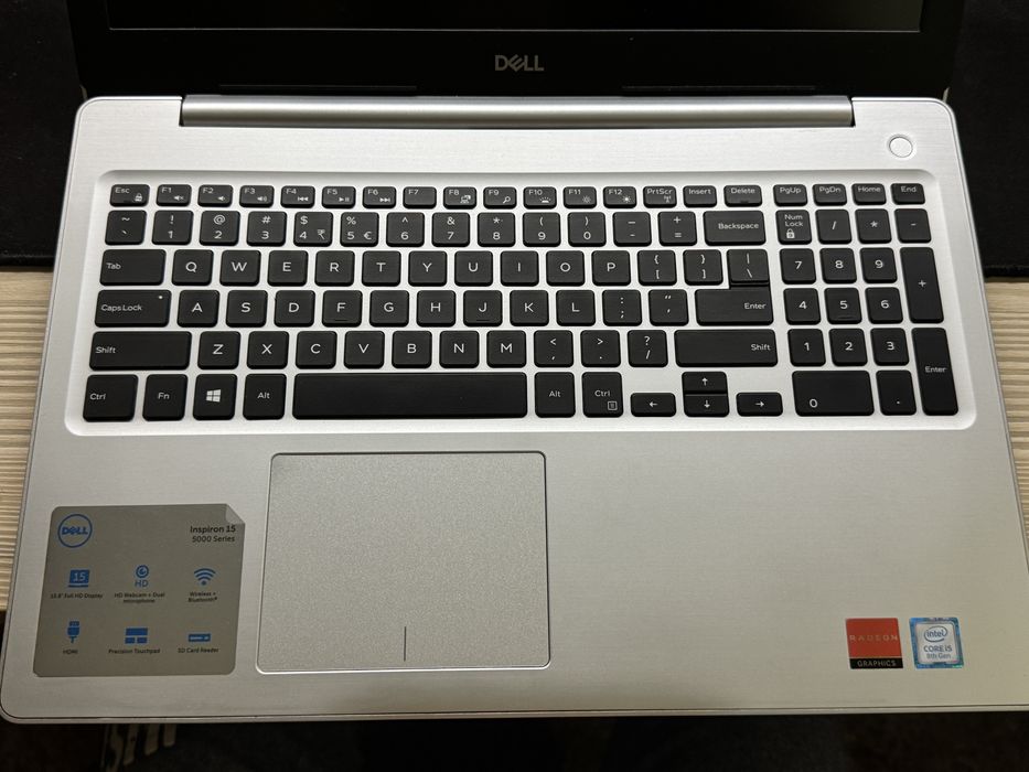 Laptop Dell Inspiron 15 5570 – i5 gen 8, SSD 256GB, AMD Radeon 2GB, Windows 10