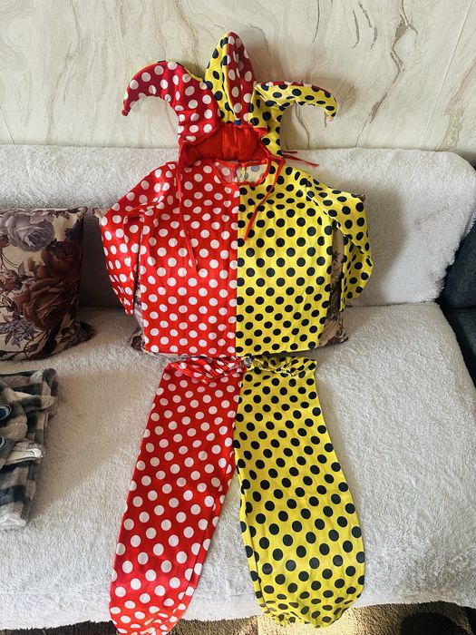 Продам комтюмы карновальные