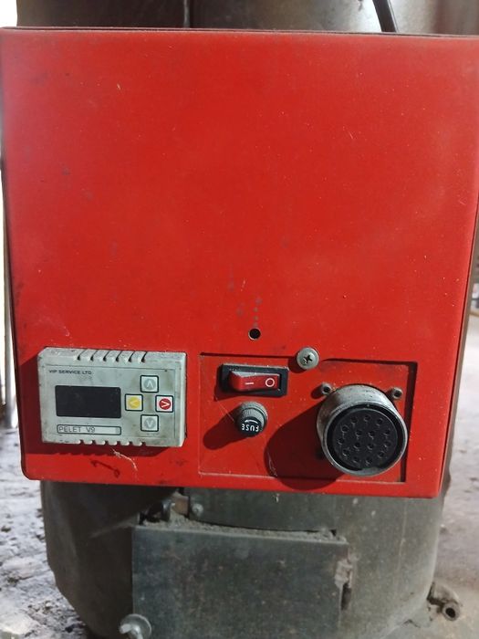Продавам котел на пелети