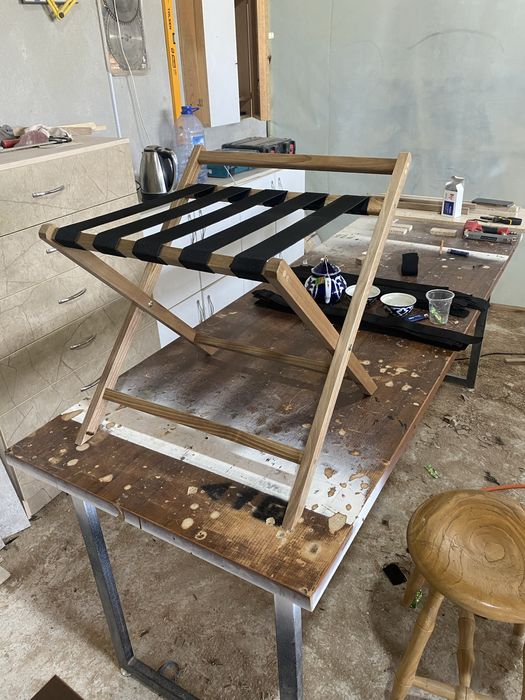 Подставка для багажа в отеле