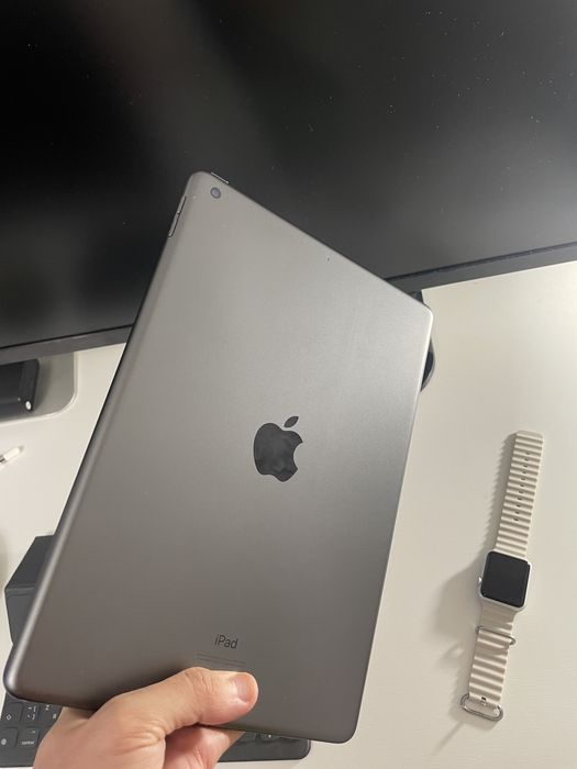 Apple iPad 9 + Folio Keyboard планшет
