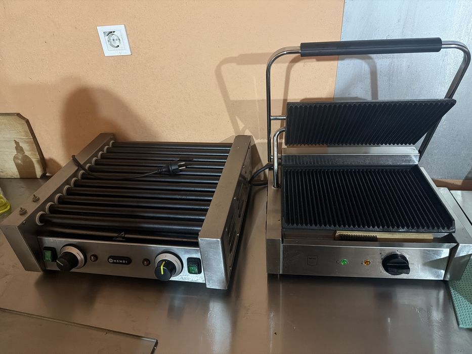 Grill pentru hotdog si grill sandwich