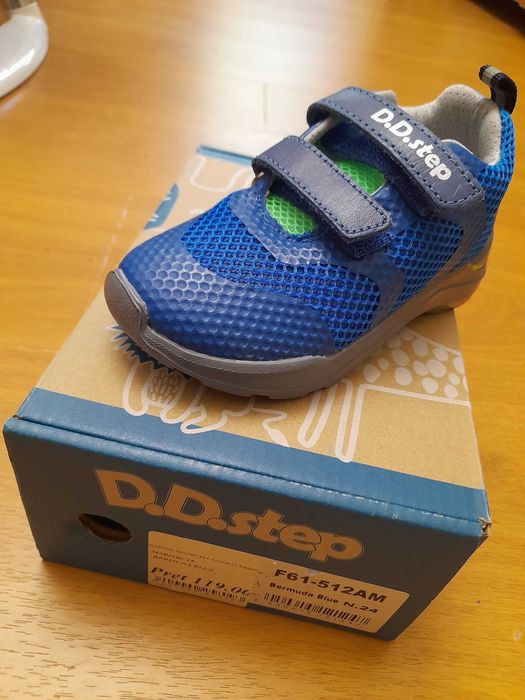 Adidaşi băieţi DD Step mărime 24, noi