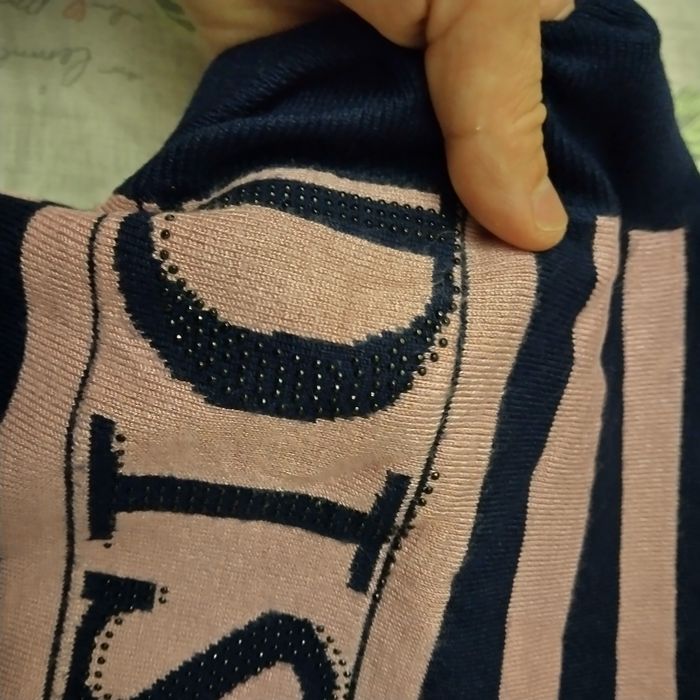 Дамски пуловери три броя за 20лв.