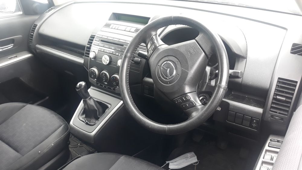 Мазда 5на части всичко работи