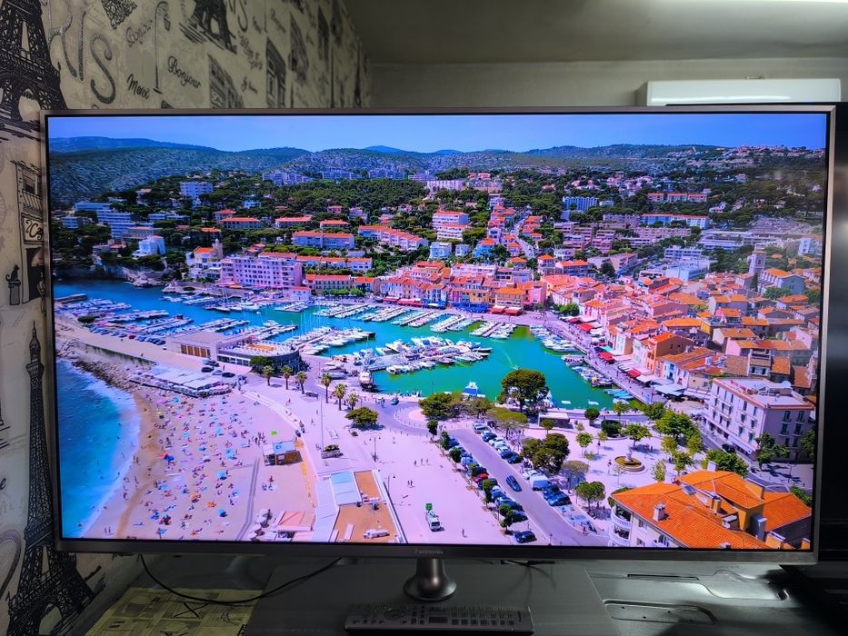 Телевизор Panasonic TX43GXX939 - смарт тв. 43 инча.