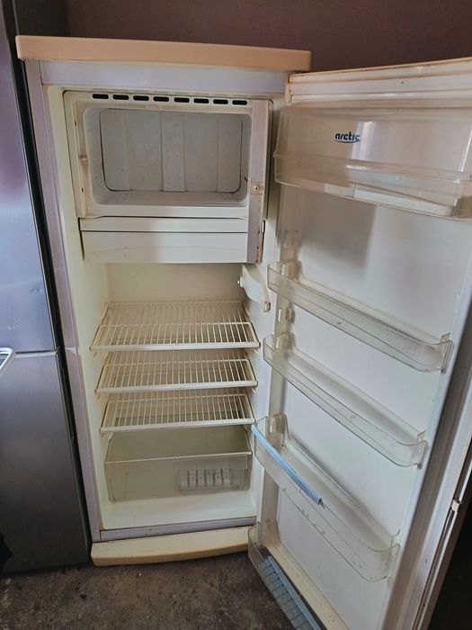Vand frigider Artic in stare foarte buna