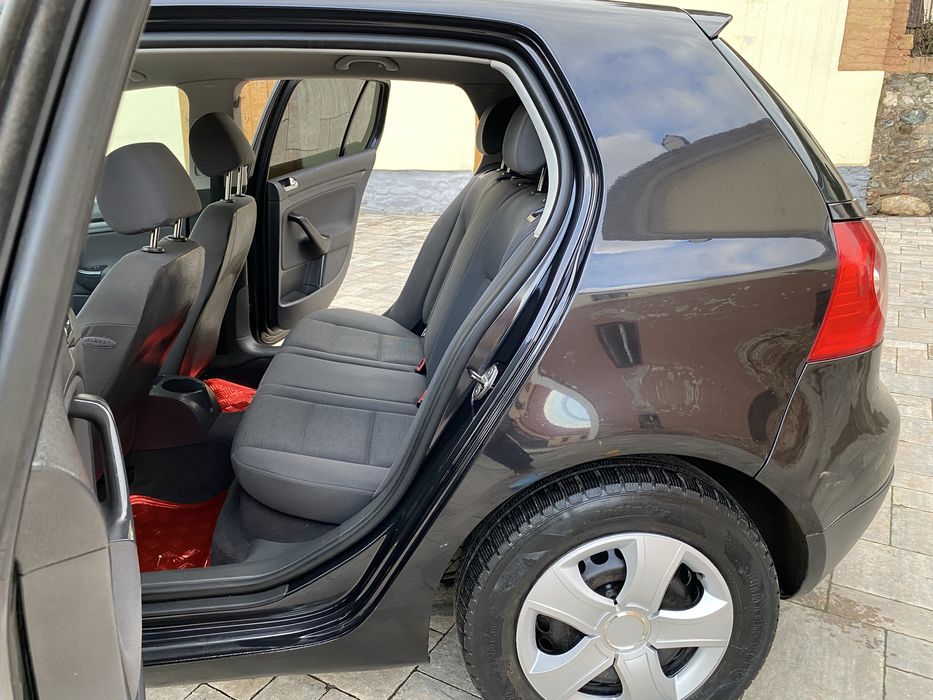 Vw Golf 5 1.6 16v 2007 Euro 4 Unic Proprietar în acte 2450€ usor neg