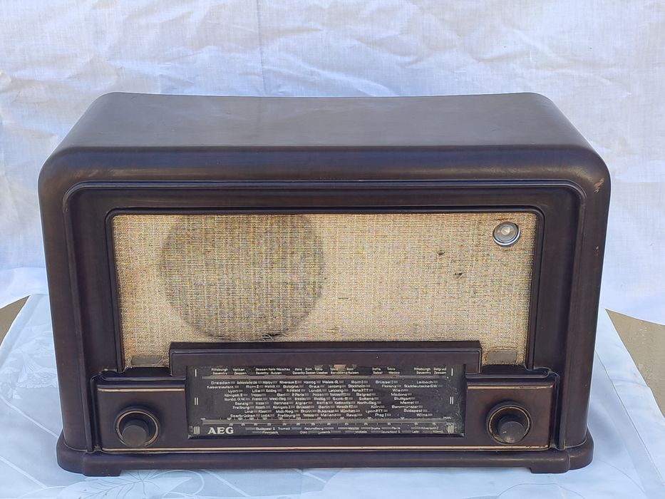 Радиоапарат AEG Super 69 WK