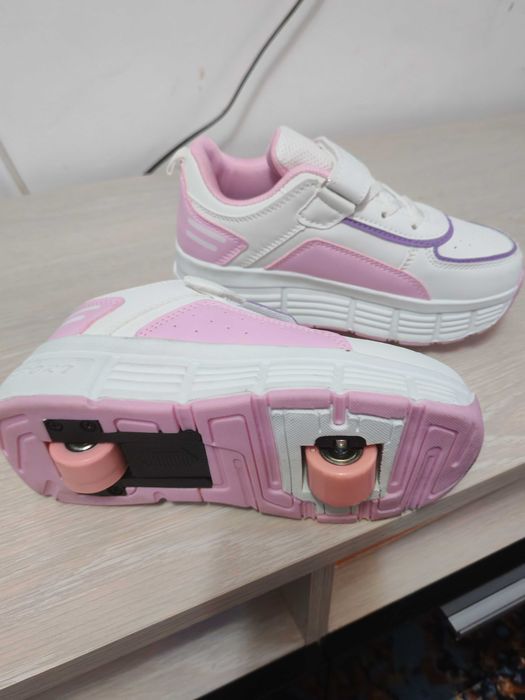 Adidași cu role fete