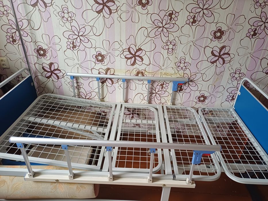 Медицинская кровать