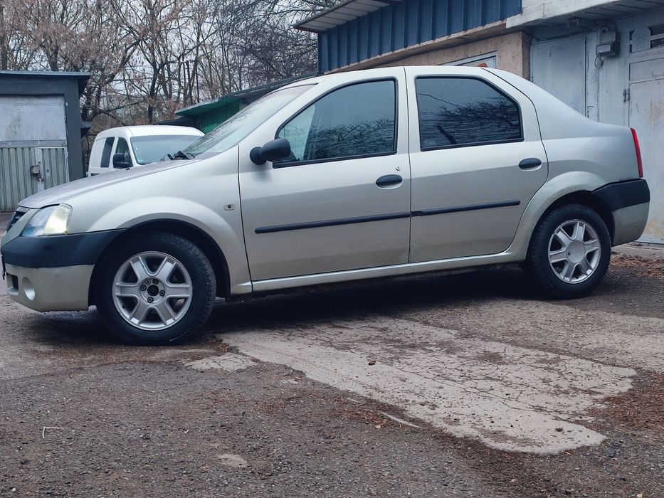 Dacia Logan 1.6 MPI 87cp  Benzină+GPL  AC   Pret fix 5000 Lei