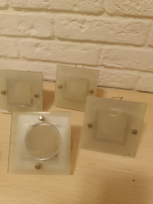 Продам точечные светильники