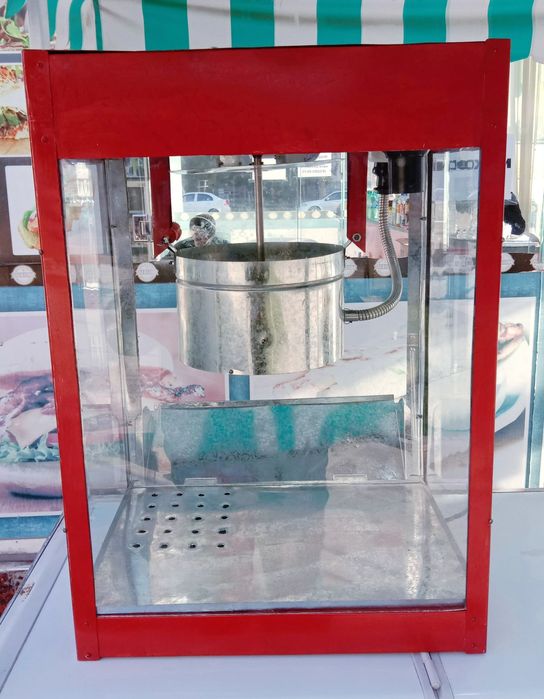 Продаётся попкорн аппарат новый 100 процен гарантия.