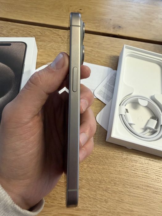 iPhone 15 Pro 256 GB Natural Titanium