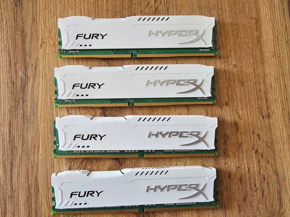 32GB (4x8GB) DDR4 Сървърна RAM ECC REG | 2133/2400MHz | CL 17 | SK Hynix (с бели HyperX охладители)