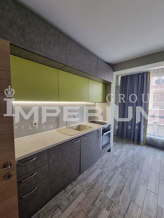 ТОП!!! Двустаен апартамент с ПАРКОМЯСТО под наем в района на кв. Вини