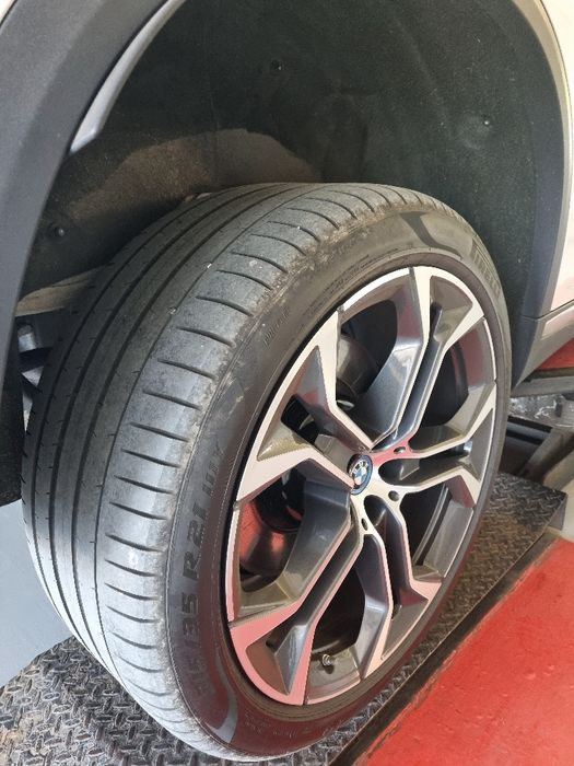 Set anvelope vara Pirelli  275/40/R21 fata si  315/35/R21 spate