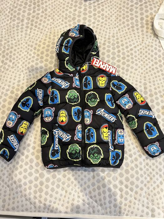 Продавам всичко от снимката на марките :  Calvin Klean,Moncler,Burberry,Nike,Adidas.