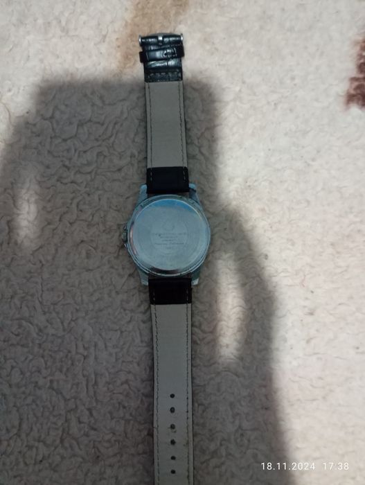 Продам часы OMAX