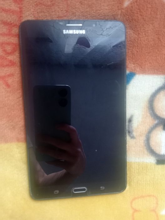 Продам на запчасти планшет