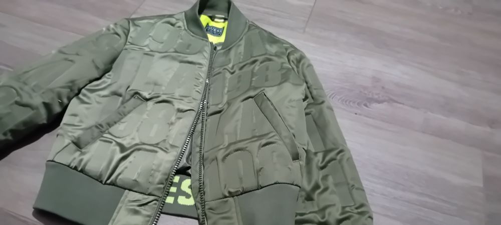 Geaca Guess  damă  originala