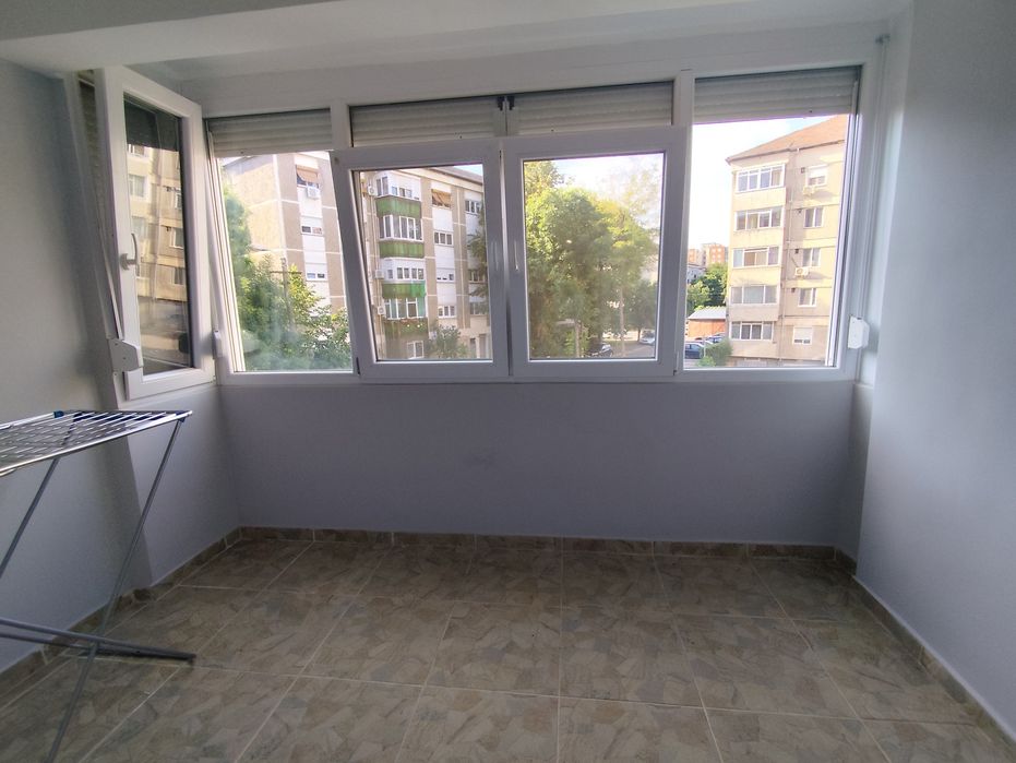 Închiriez  apartament  două camere