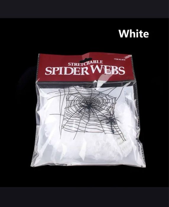 исскуственная паутина с пауками