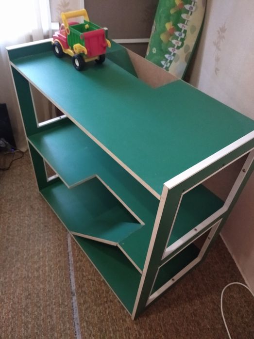 Продам парковку для игрушек