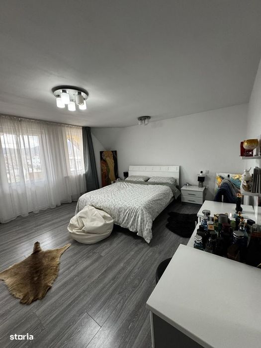 Casa de Vânzare cu lac