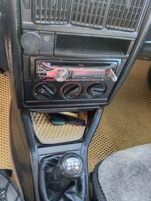 Audi B3 sedan 1989. ob1.8л бензин