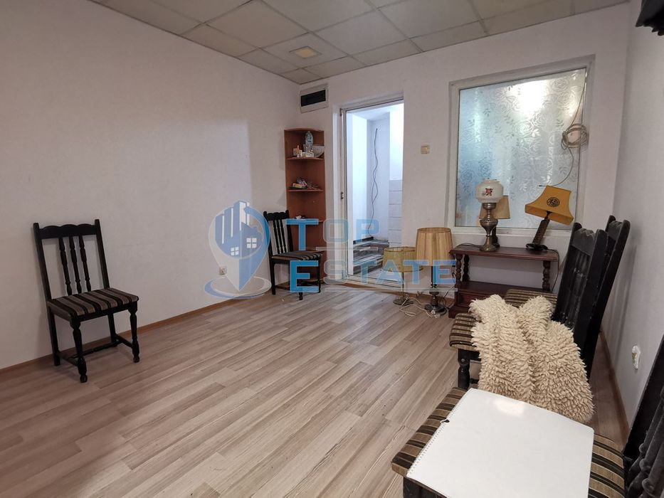 Едноетажна тухлена къща след основен ремонт в квартал Калтинец,  град