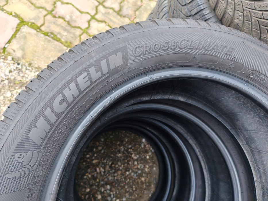 215 55 17, 4buc Michelin Crossclimate,2022,peste 6mm
