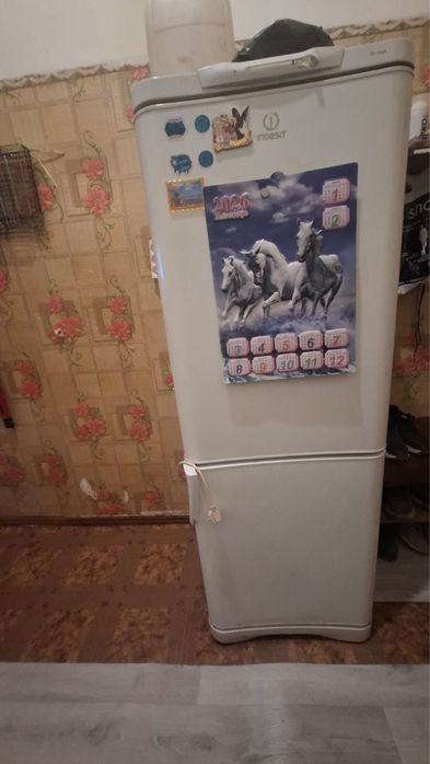 Продам два холодилник