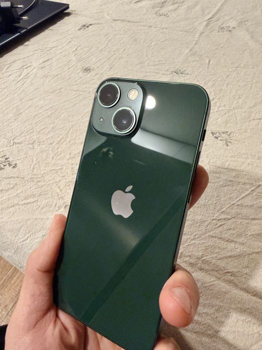 Продавам много запазен Iphone 13 Mini 128 GB