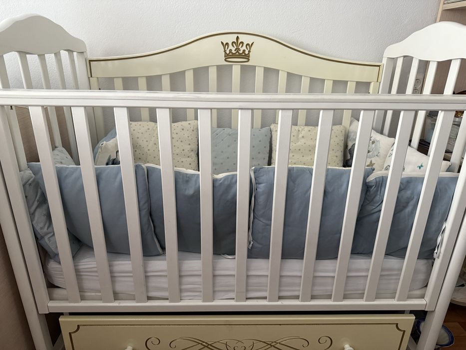 Детская кроватка