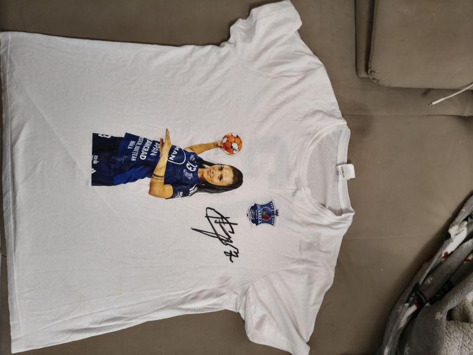 Tricou semnat de Cristina Neagu
