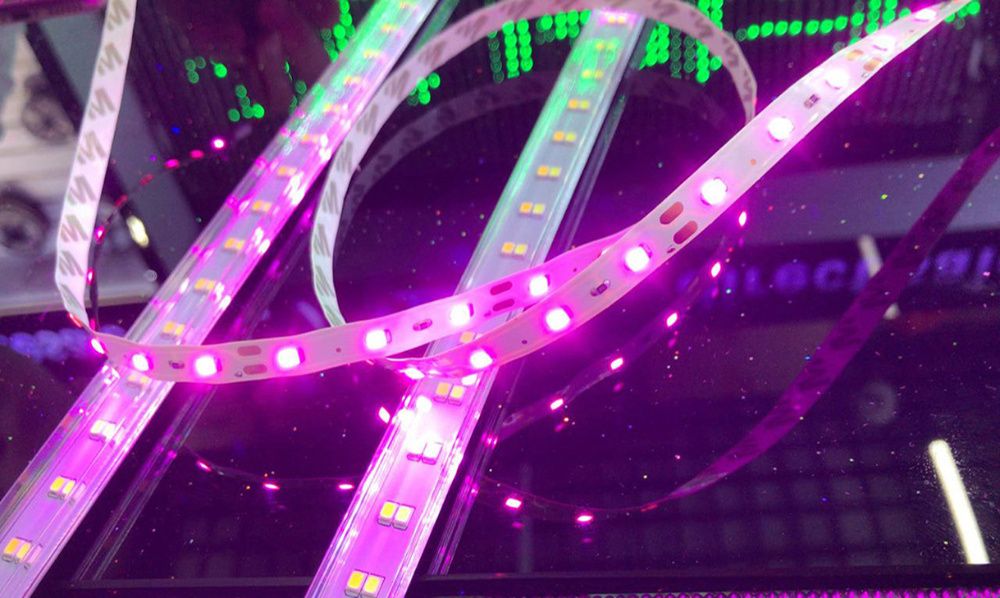 Свето-диодное LED освещение или подсветка ЛЕНТЫ ПЛАНКИ много разного к